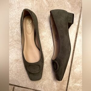 Comfortable Green Suede Flats